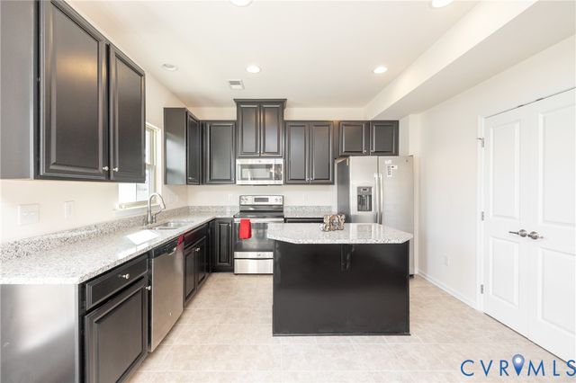 16709 Gossamer Dr, Moseley, VA 23120