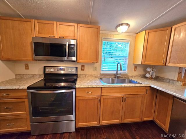 7608 W Otter Street, Homosassa, FL 34446