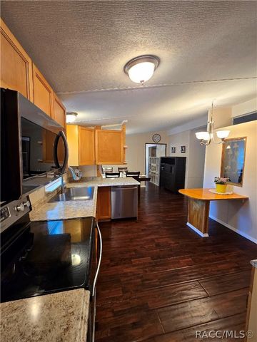 7608 W Otter Street, Homosassa, FL 34446