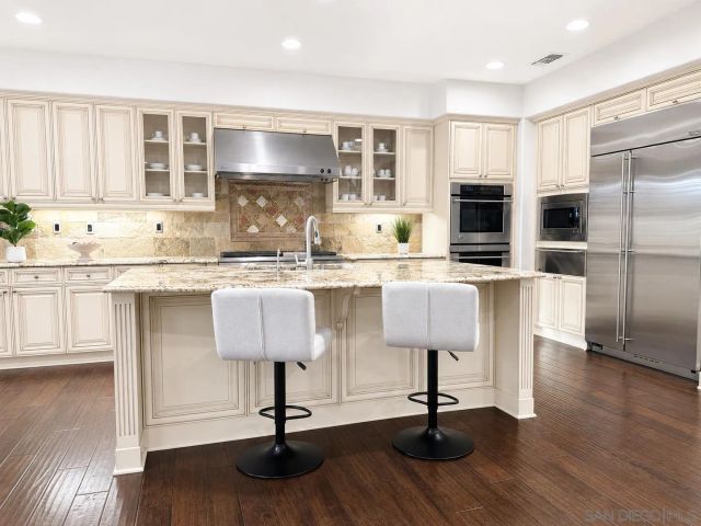 6839 Helenite Place, Carlsbad, CA 92009