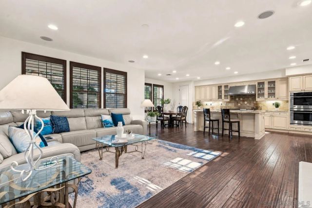 6839 Helenite Place, Carlsbad, CA 92009