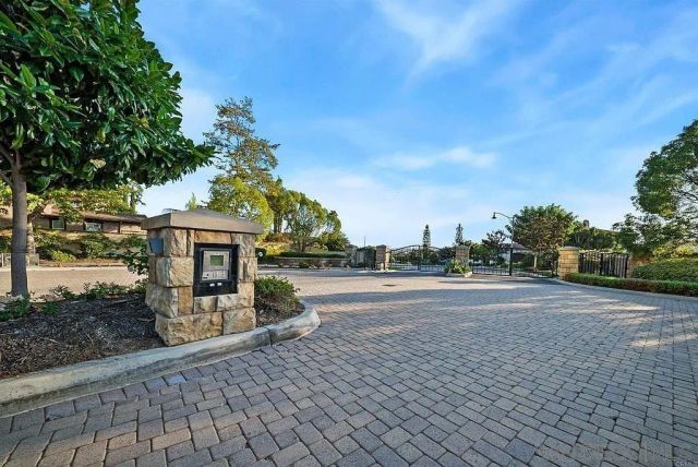 6839 Helenite Place, Carlsbad, CA 92009