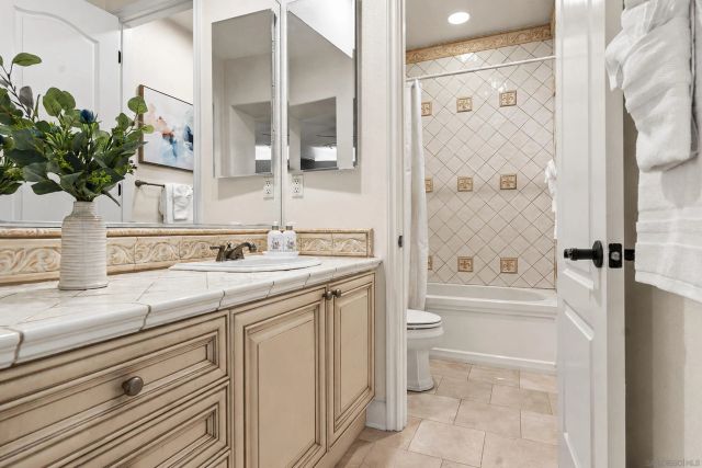 6839 Helenite Place, Carlsbad, CA 92009