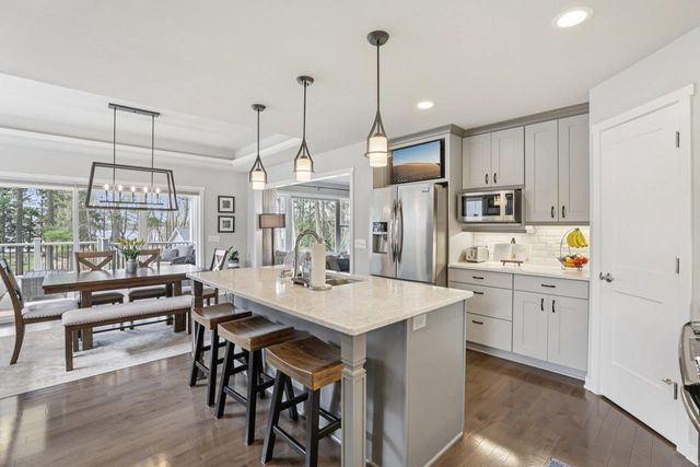 W9063 Lakeview Drive, Cambridge, WI 53523
