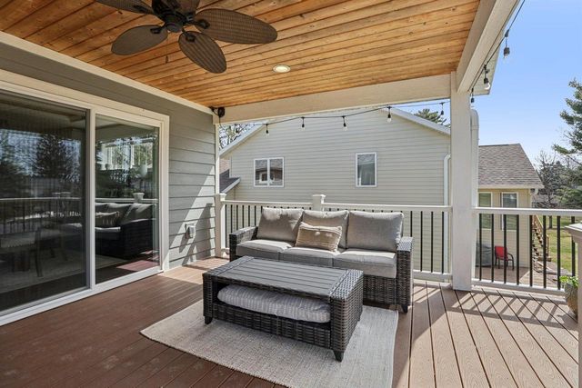W9063 Lakeview Drive, Cambridge, WI 53523