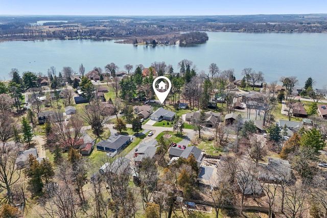 W9063 Lakeview Drive, Cambridge, WI 53523