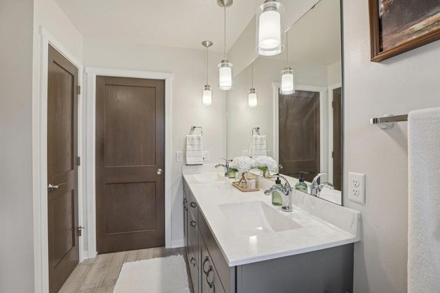 W9063 Lakeview Drive, Cambridge, WI 53523