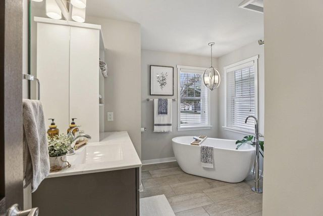 W9063 Lakeview Drive, Cambridge, WI 53523