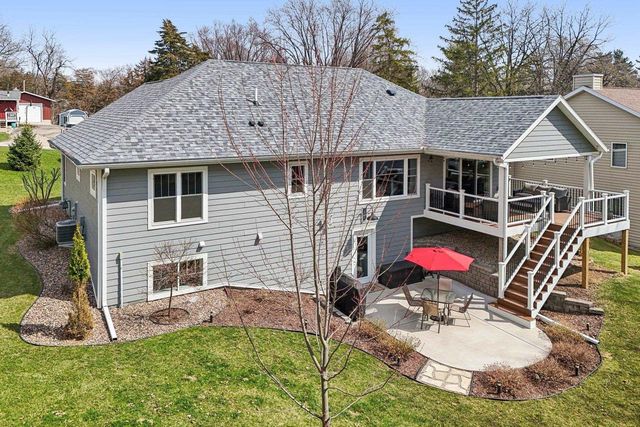 W9063 Lakeview Drive, Cambridge, WI 53523