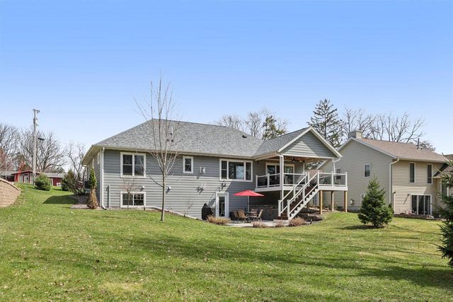 W9063 Lakeview Drive, Cambridge, WI 53523