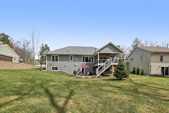 W9063 Lakeview Drive, Cambridge, WI 53523