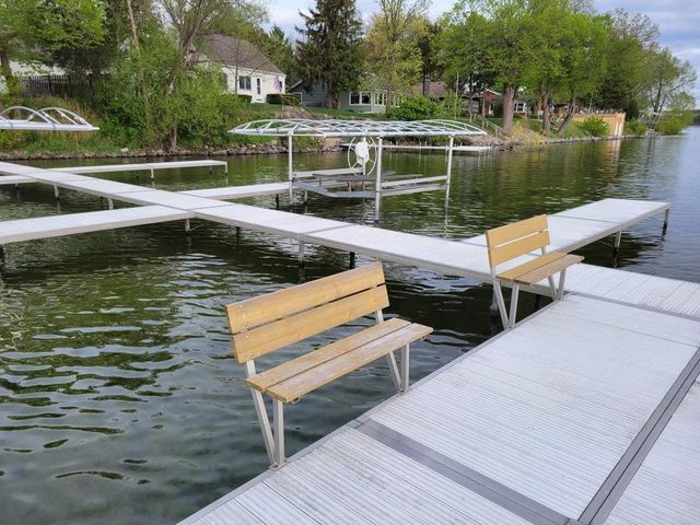 W9063 Lakeview Drive, Cambridge, WI 53523