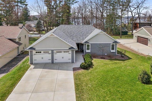 W9063 Lakeview Drive, Cambridge, WI 53523