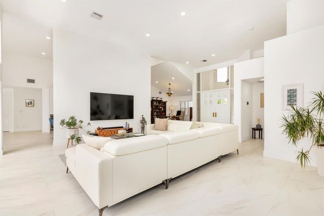 1084 Seagull Park Road S, West Palm Beach, FL 33411