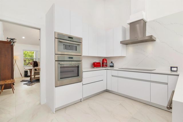 1084 Seagull Park Road S, West Palm Beach, FL 33411