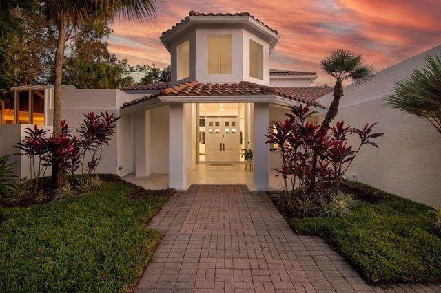 1084 Seagull Park Road S, West Palm Beach, FL 33411