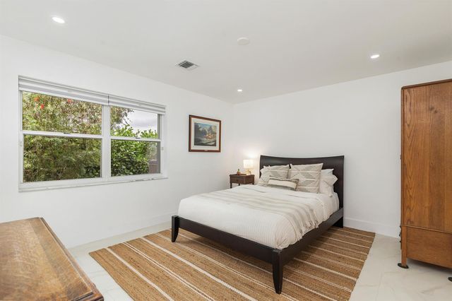 1084 Seagull Park Road S, West Palm Beach, FL 33411