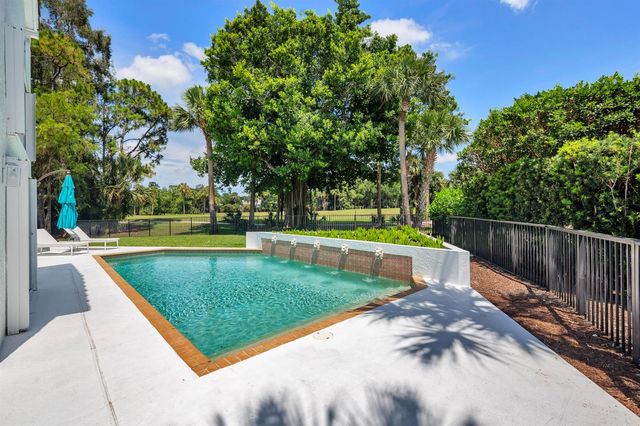 1084 Seagull Park Road S, West Palm Beach, FL 33411