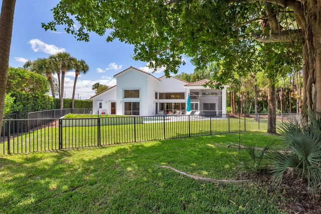 1084 Seagull Park Road S, West Palm Beach, FL 33411