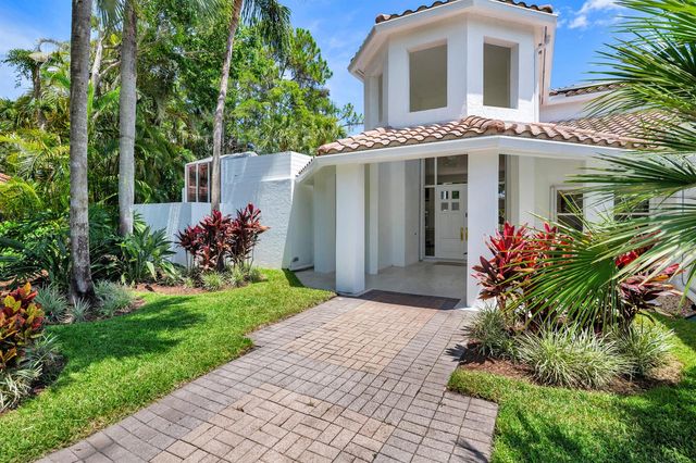 1084 Seagull Park Road S, West Palm Beach, FL 33411