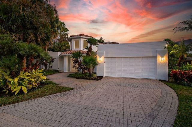 1084 Seagull Park Road S, West Palm Beach, FL 33411