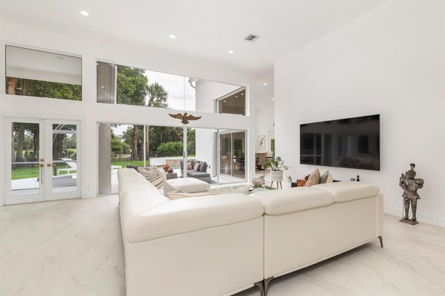 1084 Seagull Park Road S, West Palm Beach, FL 33411