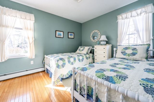 28 Mariners Ln, Yarmouth, MA 02675