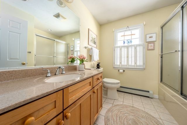 28 Mariners Ln, Yarmouth, MA 02675