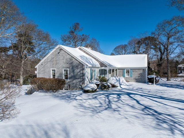 28 Mariners Ln, Yarmouth, MA 02675