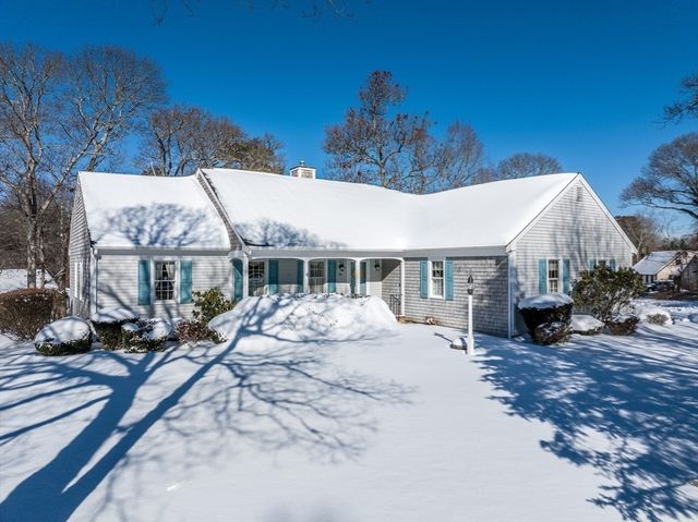 28 Mariners Ln, Yarmouth, MA 02675
