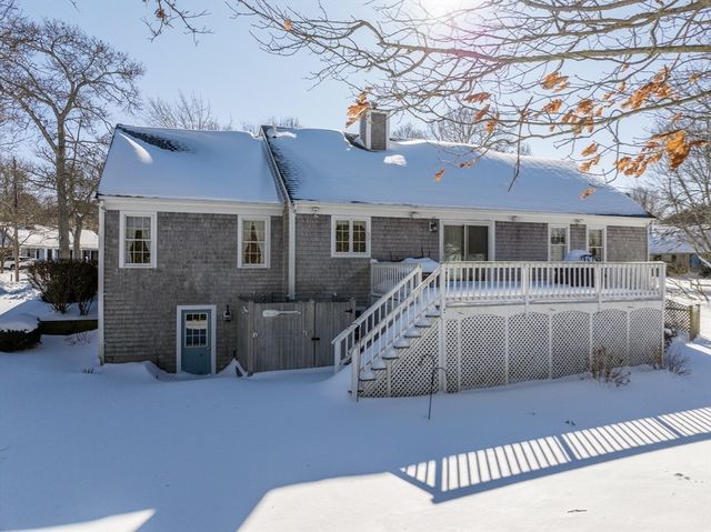 28 Mariners Ln, Yarmouth, MA 02675