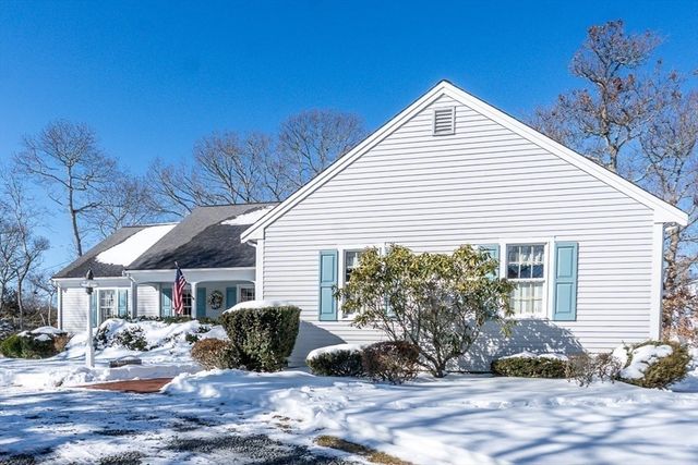 28 Mariners Ln, Yarmouth, MA 02675