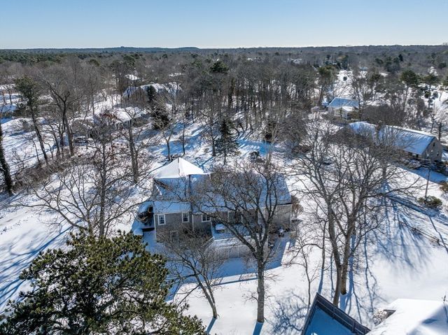 28 Mariners Ln, Yarmouth, MA 02675