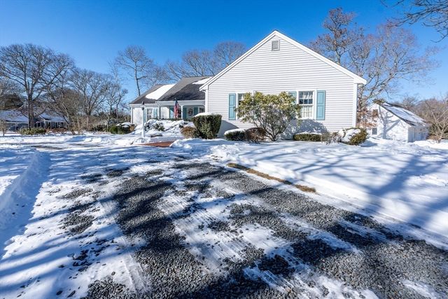 28 Mariners Ln, Yarmouth, MA 02675