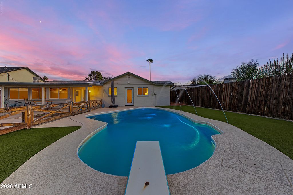4234 E EARLL Drive, Phoenix, AZ 85018 — exterior