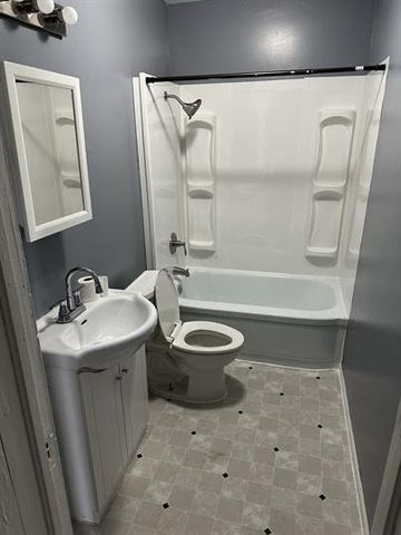 1331 S 17th Street, St Joseph, MO 64507