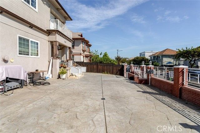 1415 Arapahoe Street, Los Angeles, CA 90006
