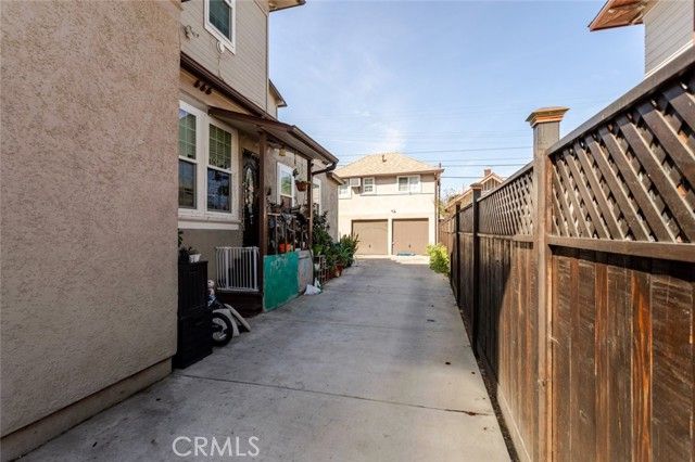 1415 Arapahoe Street, Los Angeles, CA 90006