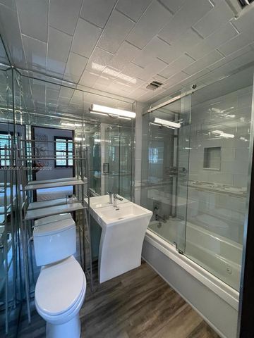 610 8th Street 101, Miami Beach, FL 33139