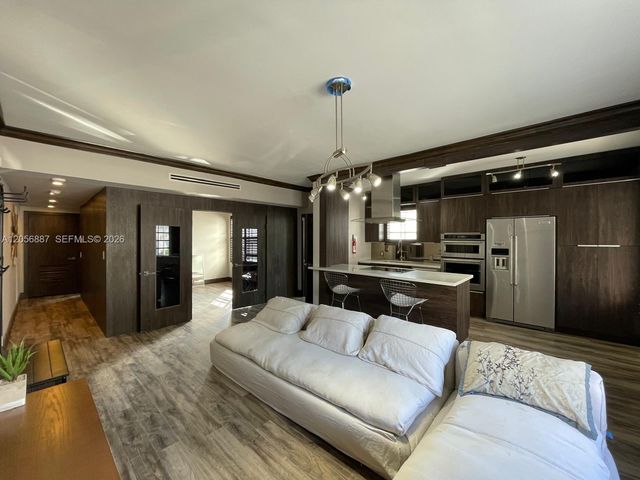 610 8th Street 101, Miami Beach, FL 33139