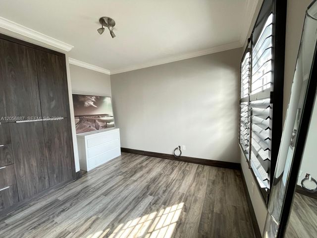 610 8th Street 101, Miami Beach, FL 33139