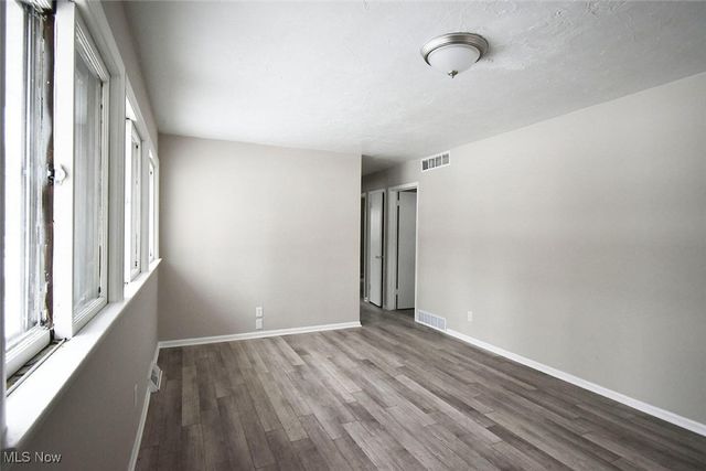 2426 Montgomery Avenue NW, Warren, OH 44485