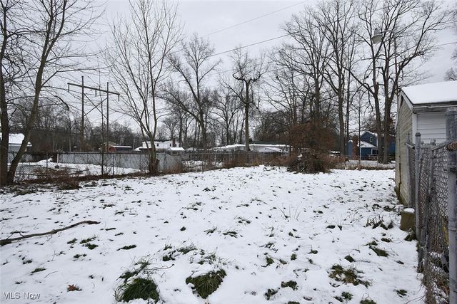 2426 Montgomery Avenue NW, Warren, OH 44485