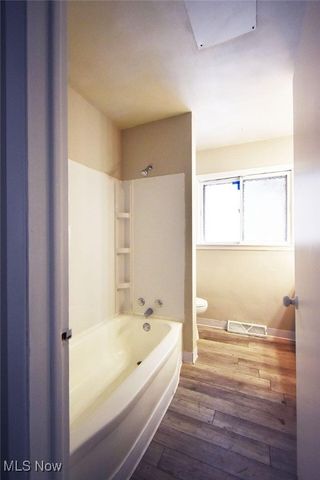 2426 Montgomery Avenue NW, Warren, OH 44485