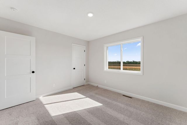 18314 Geyser Way, Lakeville, MN 55044