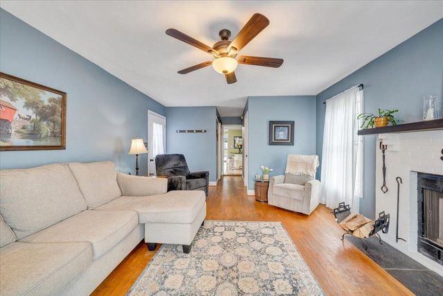 219 Academy ST, Salem, VA 24153