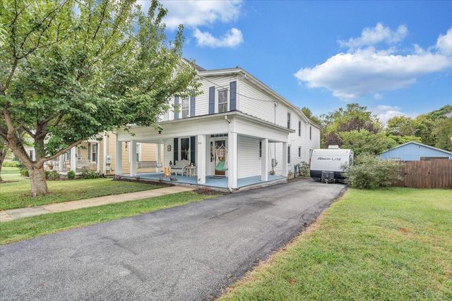 219 Academy ST, Salem, VA 24153