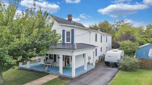 219 Academy ST, Salem, VA 24153