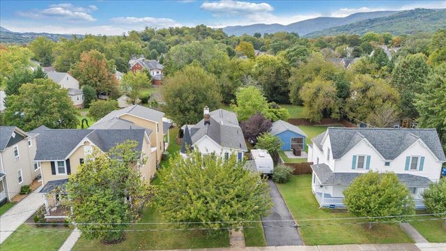 219 Academy ST, Salem, VA 24153