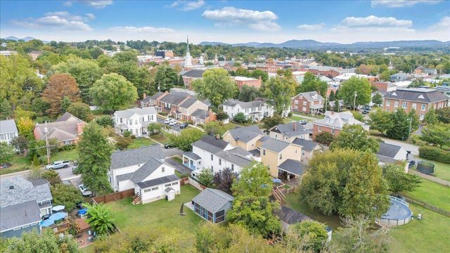 219 Academy ST, Salem, VA 24153
